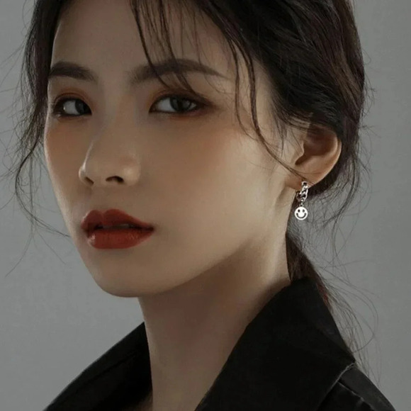 925 Sterling Silver Happy Face Hoop Huggie Earrings Chain Link Smile Earrings - Picture 4 of 5